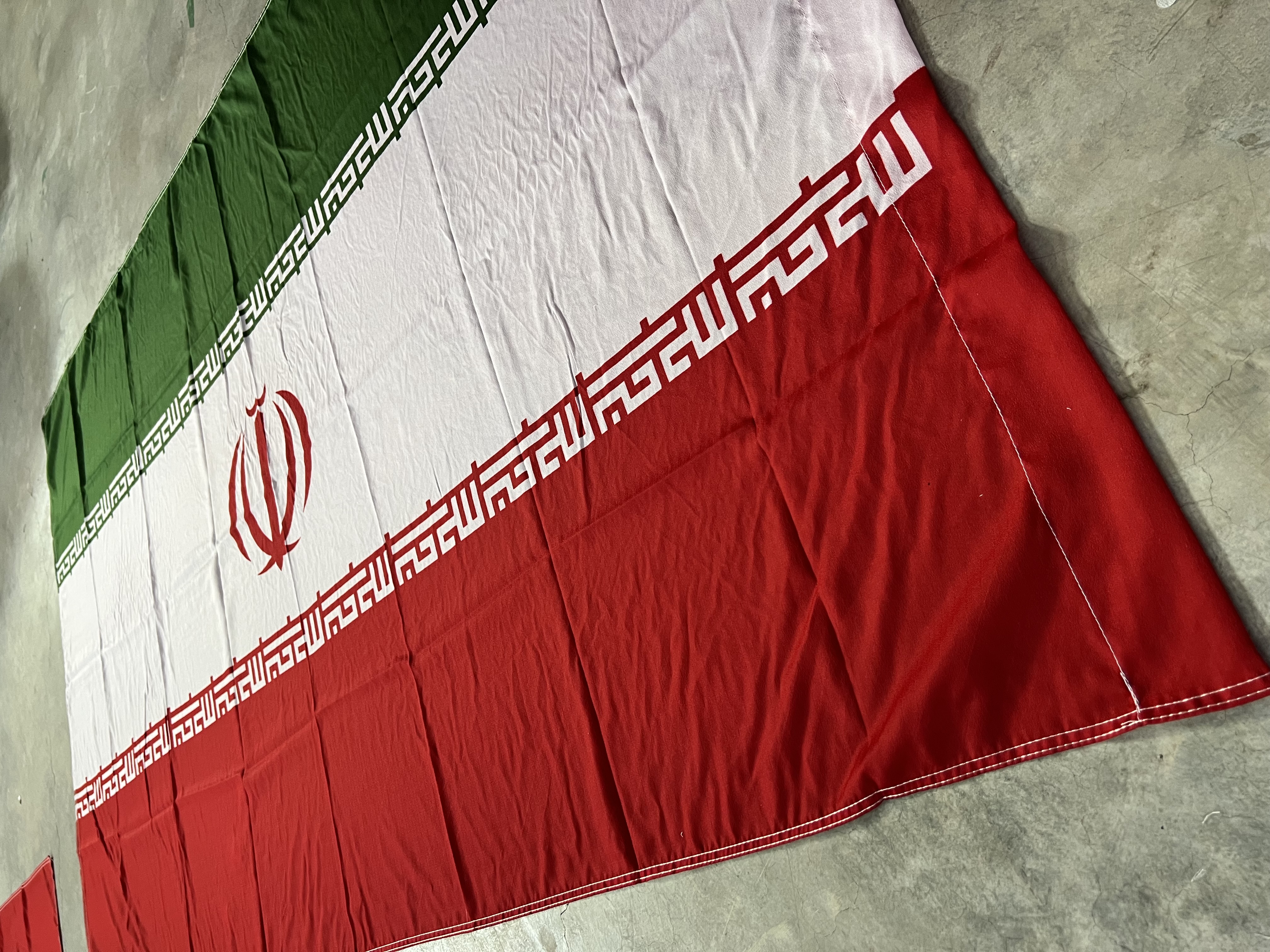 پرچم ایران جاچوب خورده ۱/40*۲/30متر